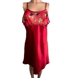 Vintage women's Large red black burnout nightie, adjustable, satin‎ soft